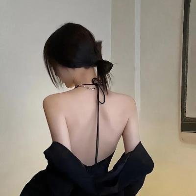 传闻中的女人